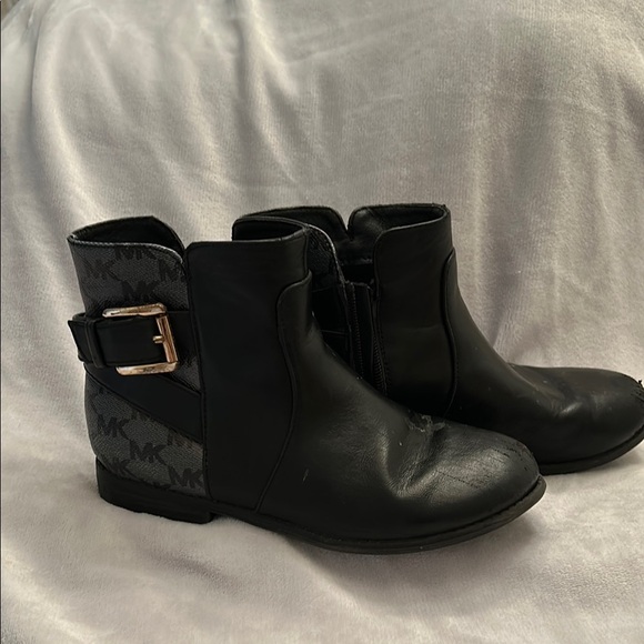 Michael Kors Black Ankle Booties Sleek Design - Picture 1 of 7